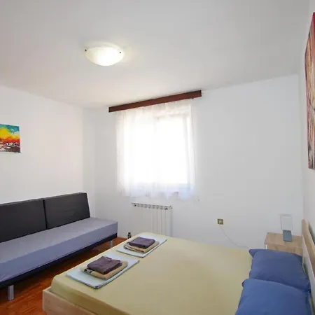 Apartment In Mit Terrasse, Grill Und Garten
