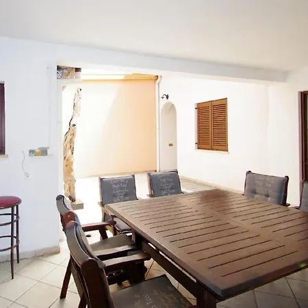 In Mit Terrasse, Grill Und Garten * Pula